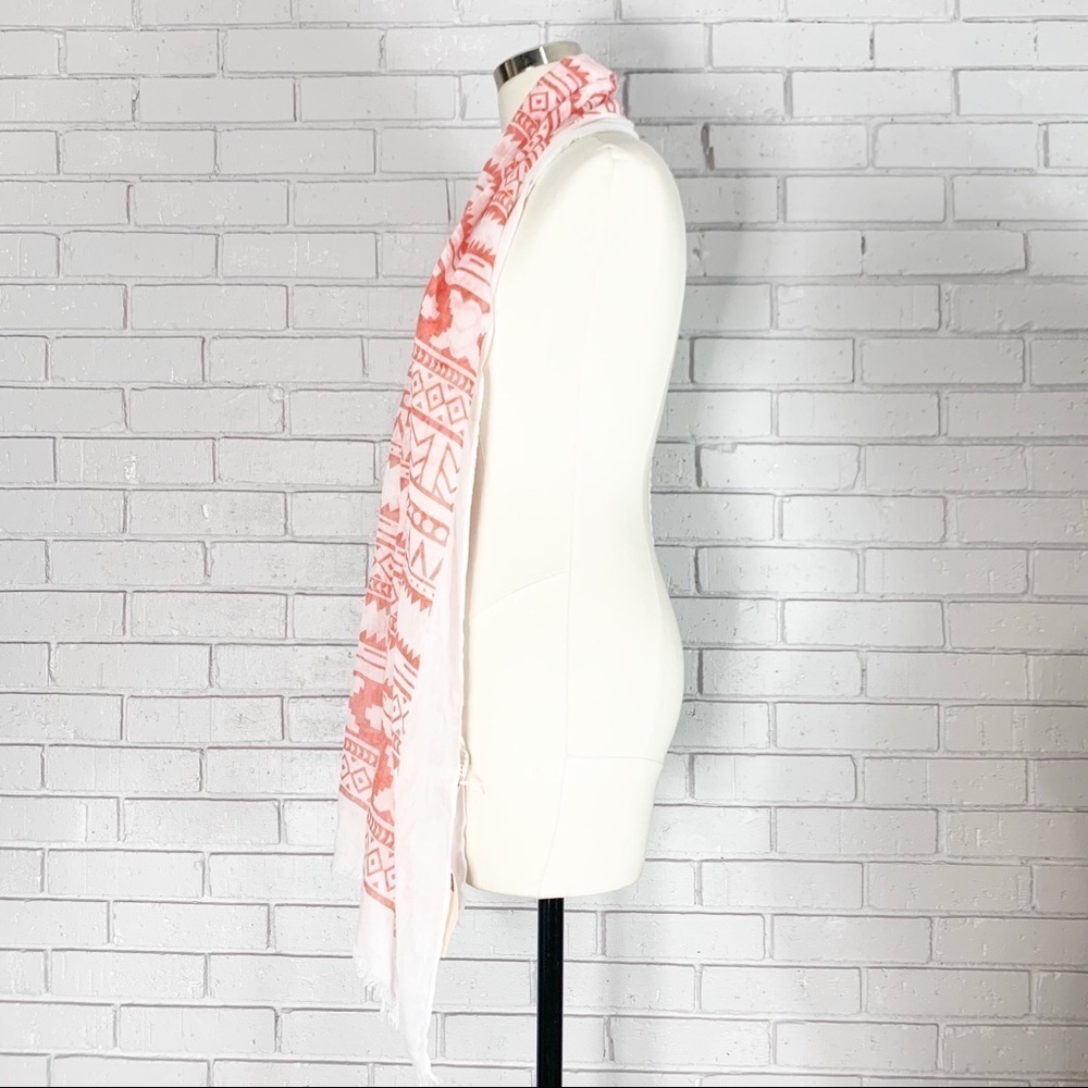 Do Everything In Love Aztec Print‎ Scarf - Picture 4 of 8